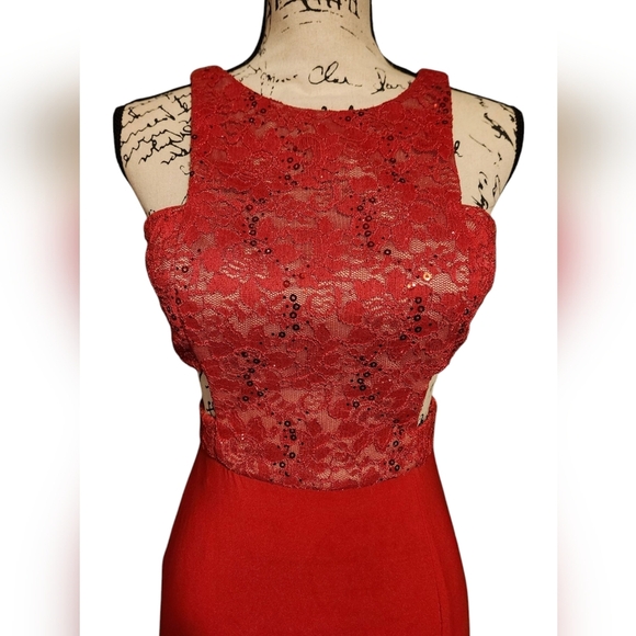 Morgan & Co. Red Jersey Cut Out Gown - Picture 4 of 13
